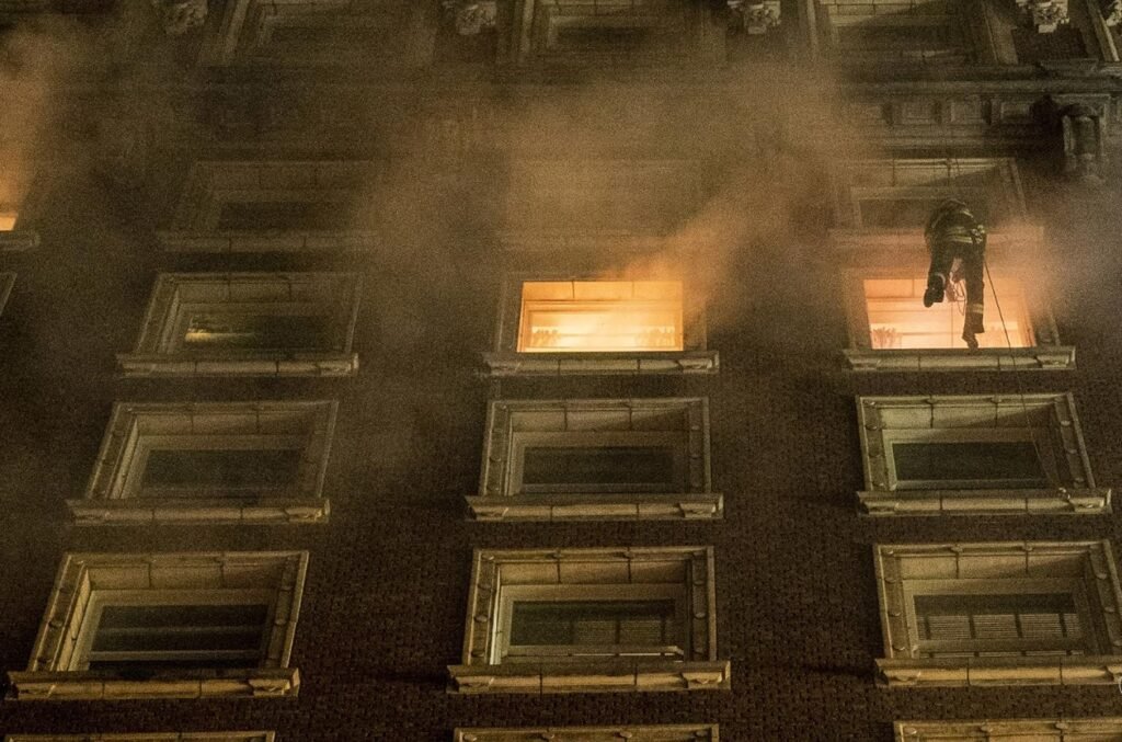 132 9-1-1 S4 2021-12