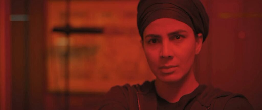 15 Girl pn Train 2021-5