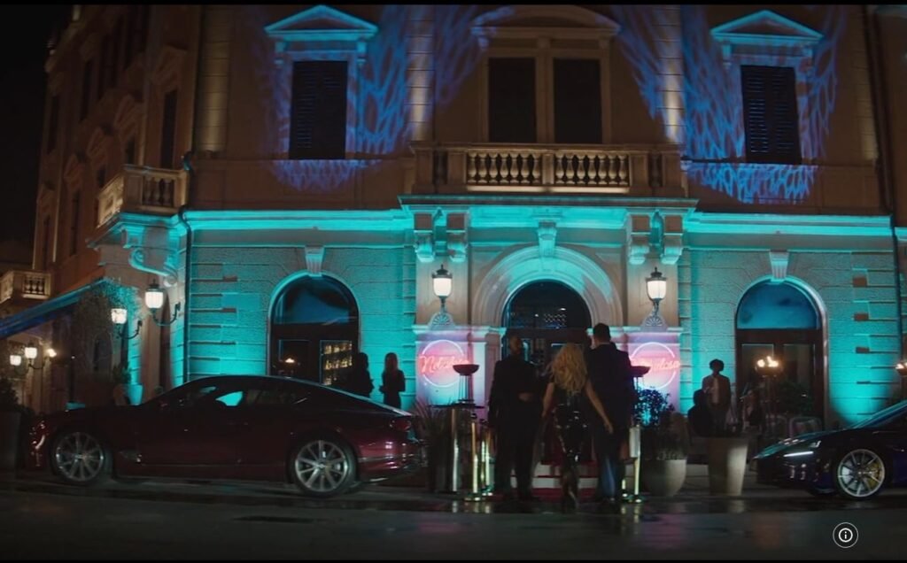 91 Hitman's Wife's Bodyguard 2021-3