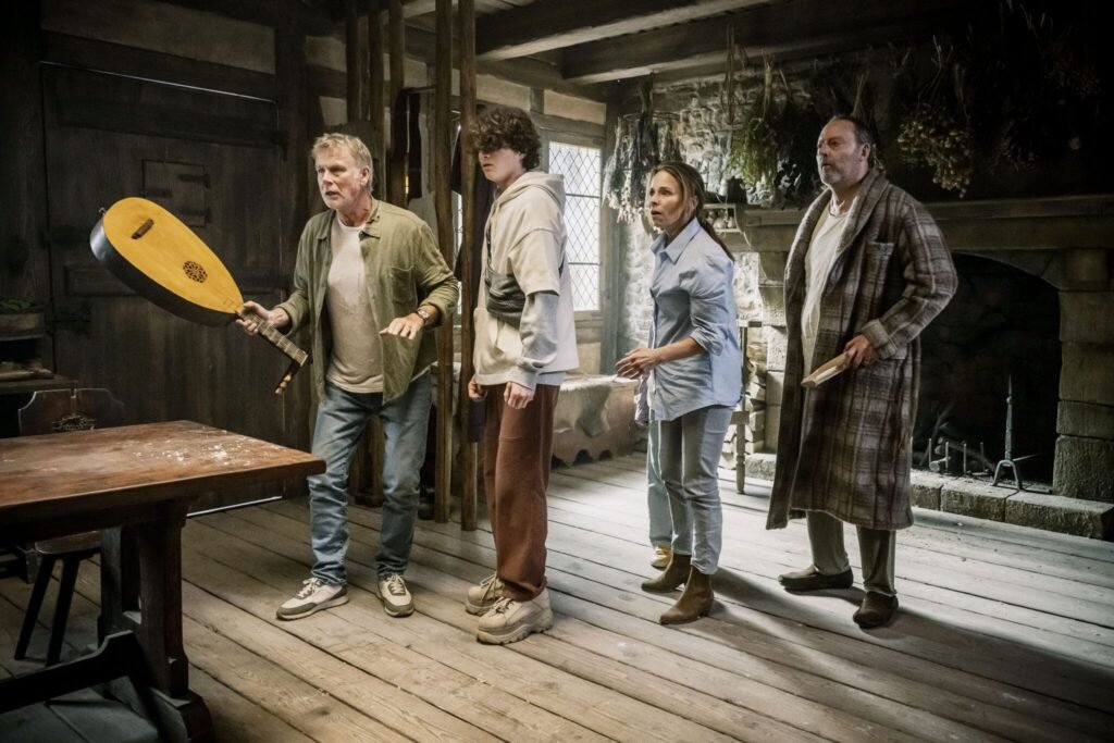 Family Pack (Netflix) Story, Review, Trailer, Release Date, Songs, Cast